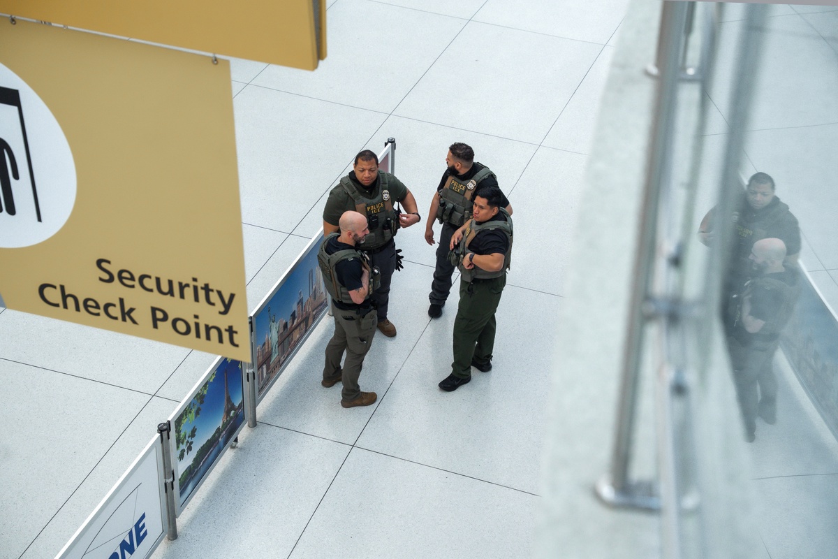Presencia del ICE en aeropuertos divide opiniones en EE.UU., ICE airport arrests debate