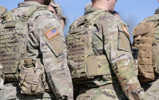 ¿Inmigrantes indocumentados podrían ir a la guerra en Irán? Lo que establece la ley en EE.UU., Selective Service undocumented immigrants