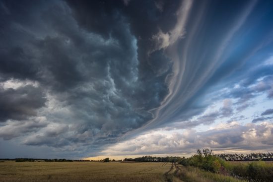 Tormentas severas amenazan a millones en EE.UU.