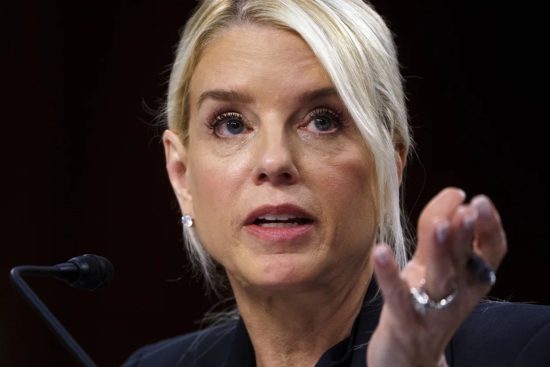 Pam Bondi responde cuestionamientos sobre el caso Epstein