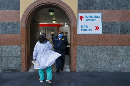 Médicos, USCIS, DHS MundoNOW, foreign doctors visa policy USA