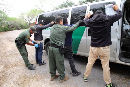 Patrulla Fronteriza detiene a 14 inmigrantes en Texas