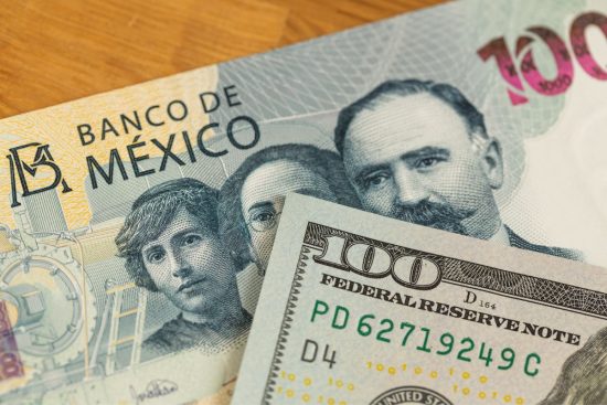 el peso mexicano recuperó terreno hoy
